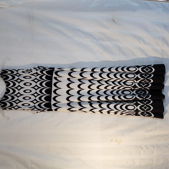 Julian Taylor Dress - Picture 4 of 5